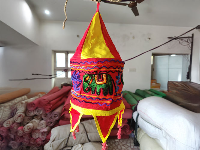 Single Step Lantern