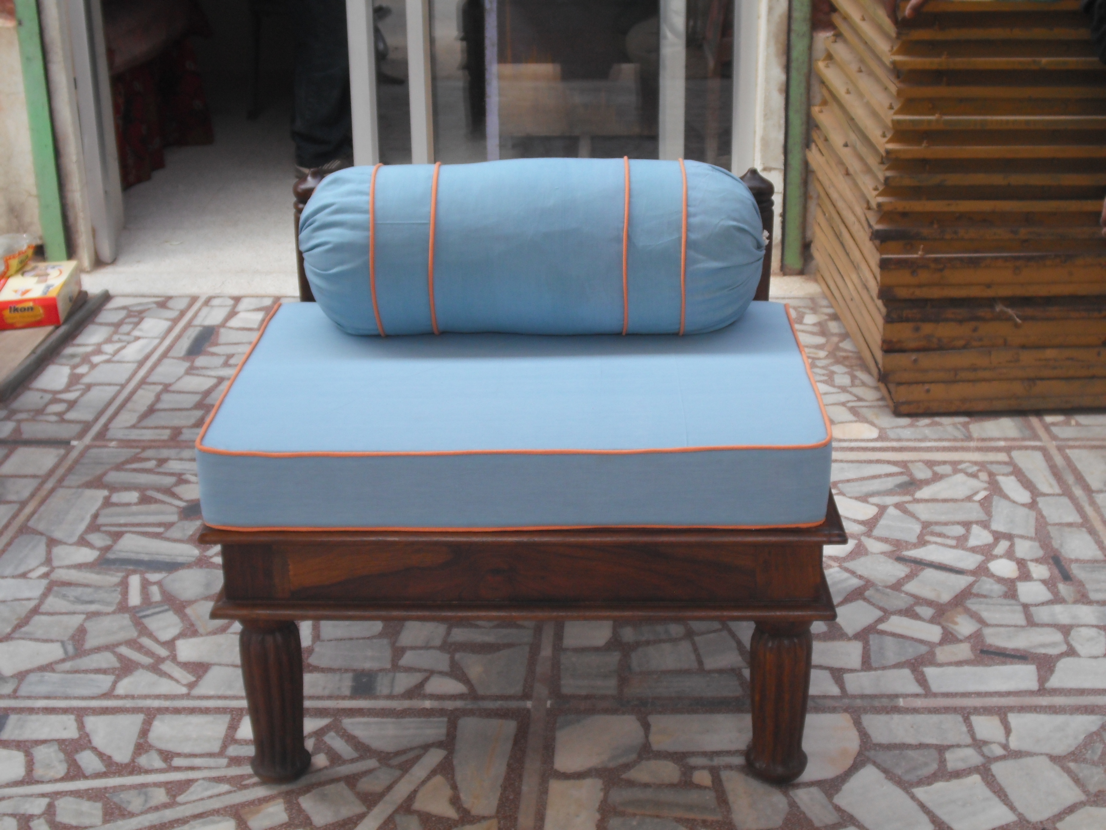 ROYAL CHAIR